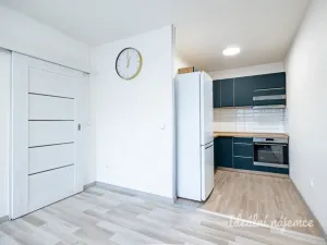 Pronájem bytu 2+kk, Praha - Hloubětín, Kardašovská, 42 m2