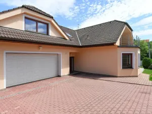 Prodej rodinného domu, Horoměřice, 350 m2