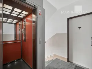 Prodej bytu 2+1, Praha - Libeň, náměstí Na Balabence, 53 m2