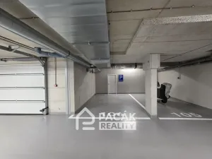 Pronájem garáže, Olomouc, Milana Ticháka, 30 m2