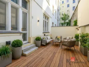 Prodej bytu 3+kk, Praha - Staré Město, U milosrdných, 73 m2