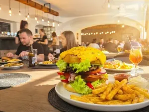 Prodej restaurace, Příbram - Příbram VI-Březové Hory, náměstí J. A. Alise, 450 m2