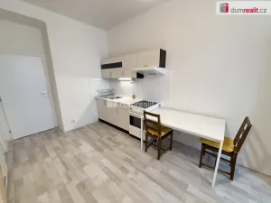 Pronájem bytu 1+kk, Praha - Smíchov, Moulíkova, 30 m2
