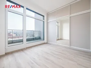 Pronájem bytu 2+kk, Praha - Modřany, Kolmanova, 56 m2