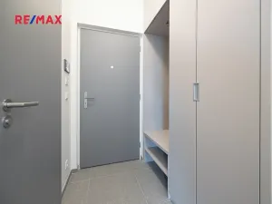 Pronájem bytu 2+kk, Praha - Modřany, Kolmanova, 56 m2