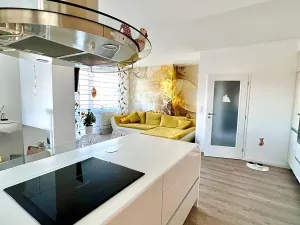 Pronájem bytu 4+kk, Praha - Strašnice, Zvěřinova, 117 m2