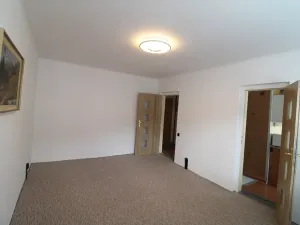 Pronájem bytu 2+1, Karlovy Vary, Krymská, 54 m2