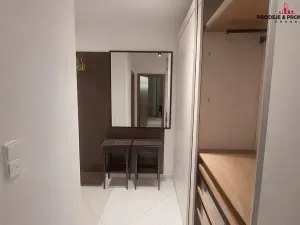 Pronájem bytu 2+kk, Praha - Vysočany, Pod Harfou, 55 m2