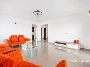 Pronájem rodinného domu, Šestajovice, Sukova, 204 m2