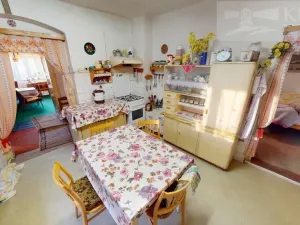 Prodej rodinného domu, Hluboš, 220 m2