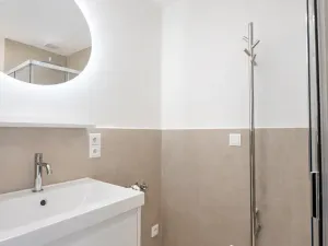Pronájem bytu 1+kk, Praha - Holešovice, Na Maninách, 32 m2