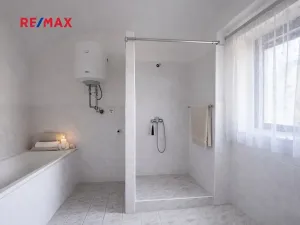 Prodej rodinného domu, Kozojedy, 240 m2