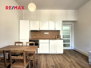 Pronájem bytu 2+kk, Praha - Nusle, Mikuláše z Husi, 44 m2