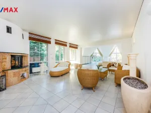 Prodej kanceláře, Praha, U zahrádek, 433 m2