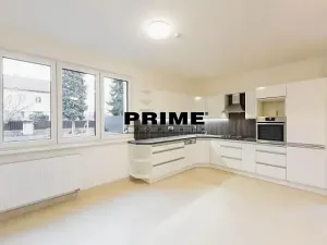 Pronájem rodinného domu, Praha, Ke smrčině, 270 m2