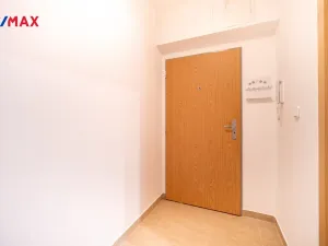 Pronájem bytu 1+1, Praha - Radlice, Pechlátova, 43 m2