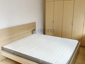 Pronájem bytu 2+kk, Praha, U stanice, 68 m2