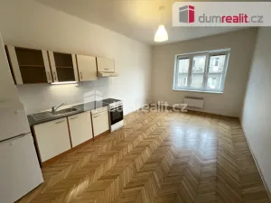 Pronájem bytu 1+kk, Praha - Smíchov, Moulíkova, 30 m2