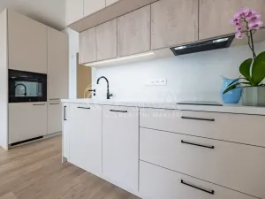 Pronájem bytu 1+kk, Praha - Hloubětín, Poděbradská, 39 m2
