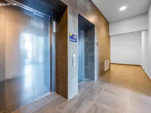 Pronájem bytu 1+kk, Praha - Hloubětín, Poděbradská, 32 m2