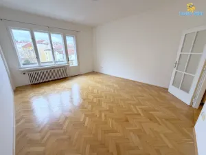Pronájem bytu 1+kk, Praha - Nusle, Nuselská, 34 m2