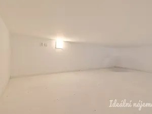 Pronájem bytu 1+kk, Adamov, Osvobození, 30 m2