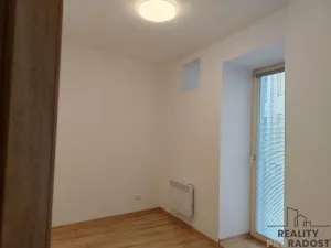 Pronájem bytu 2+kk, Znojmo, nám. Kpt. Otm. Chlupa, 47 m2