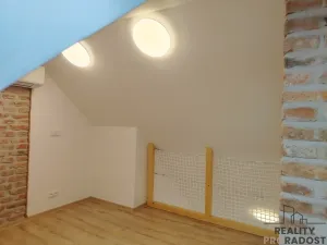 Pronájem bytu 3+kk, Znojmo, nám. Kpt. Otm. Chlupa, 65 m2