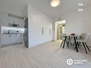 Pronájem bytu 2+kk, Neslovice, Školní, 38 m2