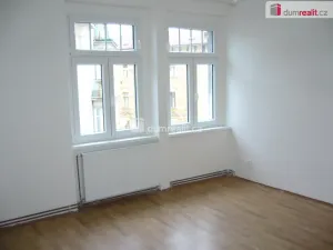 Pronájem bytu 3+1, Děčín - Děčín IV-Podmokly, Revoluční nám., 98 m2