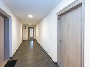 Prodej bytu 1+kk, Praha, Sochorcova, 36 m2