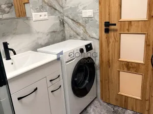 Pronájem bytu 2+1, Praha, Věšínova, 68 m2