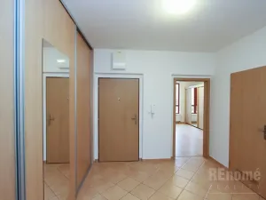 Pronájem bytu 2+kk, Praha - Kunratice, Pod Haltýřem, 60 m2