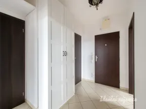 Pronájem bytu 3+kk, Praha - Vysočany, Pod Harfou, 71 m2