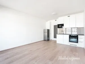 Pronájem bytu 1+kk, Praha - Hloubětín, Poděbradská, 32 m2