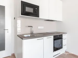 Pronájem bytu 1+kk, Praha - Hloubětín, Poděbradská, 32 m2