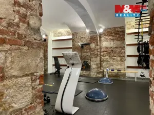 Pronájem obchodního prostoru, Praha - Nové Město, Karlovo náměstí, 95 m2