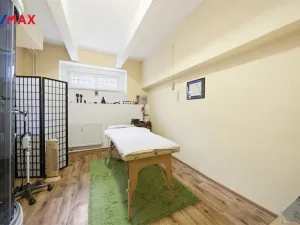 Prodej obchodního prostoru, Karlovy Vary, Jugoslávská, 142 m2