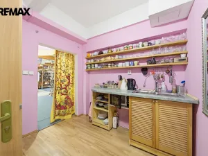 Prodej obchodního prostoru, Karlovy Vary, Jugoslávská, 142 m2