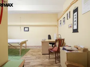 Prodej obchodního prostoru, Karlovy Vary, Jugoslávská, 142 m2