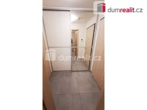 Pronájem bytu 1+kk, Praha - Veleslavín, Adamova, 31 m2