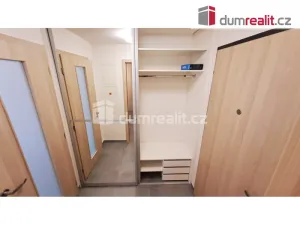 Pronájem bytu 1+kk, Praha - Veleslavín, Adamova, 31 m2