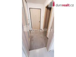 Pronájem bytu 1+kk, Praha - Veleslavín, Adamova, 31 m2