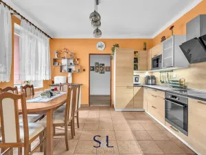 Prodej rodinného domu, Mimoň, nám. 1. máje, 256 m2