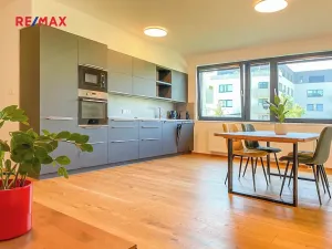 Prodej bytu 3+kk, Horoměřice, Karla IV., 80 m2