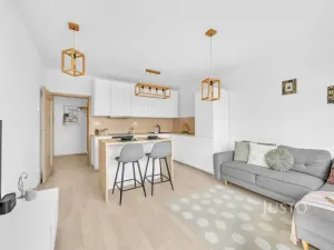 Prodej bytu 2+kk, Praha - Uhříněves, Oty Bubeníčka, 45 m2