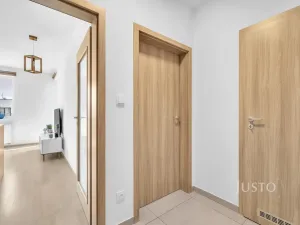 Prodej bytu 2+kk, Praha - Uhříněves, Oty Bubeníčka, 45 m2