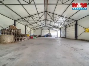 Pronájem skladu, Chlumčany, 400 m2
