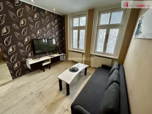 Pronájem bytu 1+1, Karlovy Vary, Jízdárenská, 38 m2