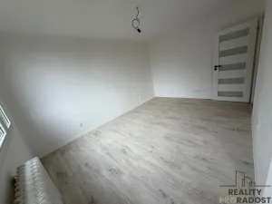 Prodej bytu 1+kk, Praha, Veltruská, 27 m2